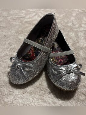 Kids Slip-On Glittery Mary Jane Ballet Flats w/ Bow Kid Girl Size 8 LIKE NEW
